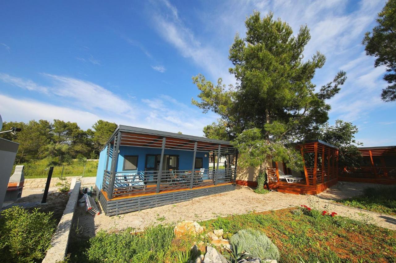 Mobile Home Safir Биоград на Мору Екстериор снимка